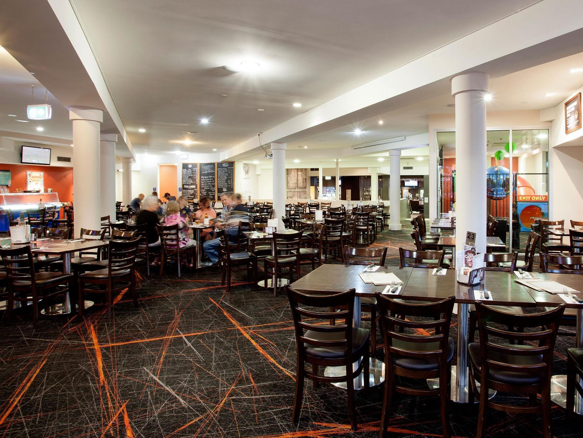 Vale Hotel Townsville Buitenkant foto
