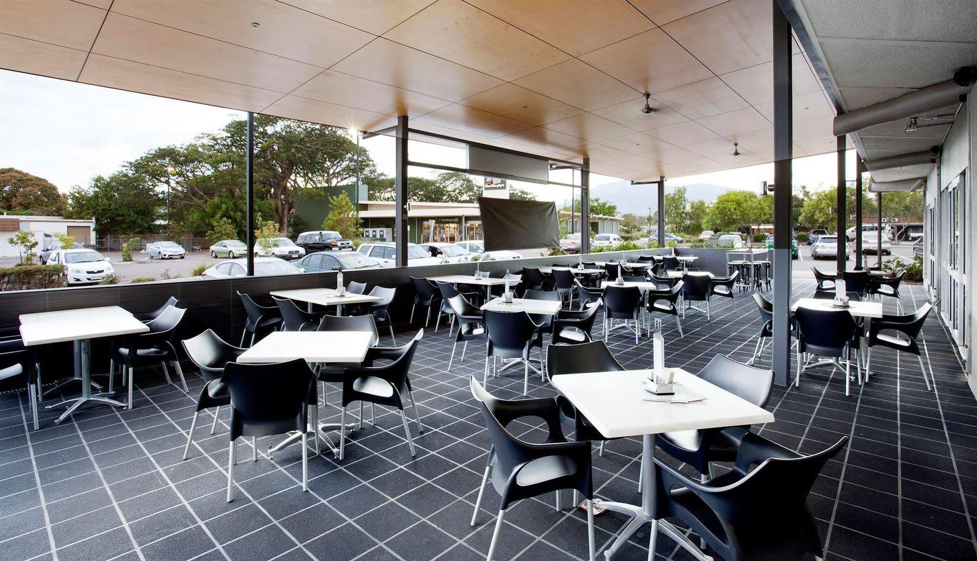 Vale Hotel Townsville Buitenkant foto