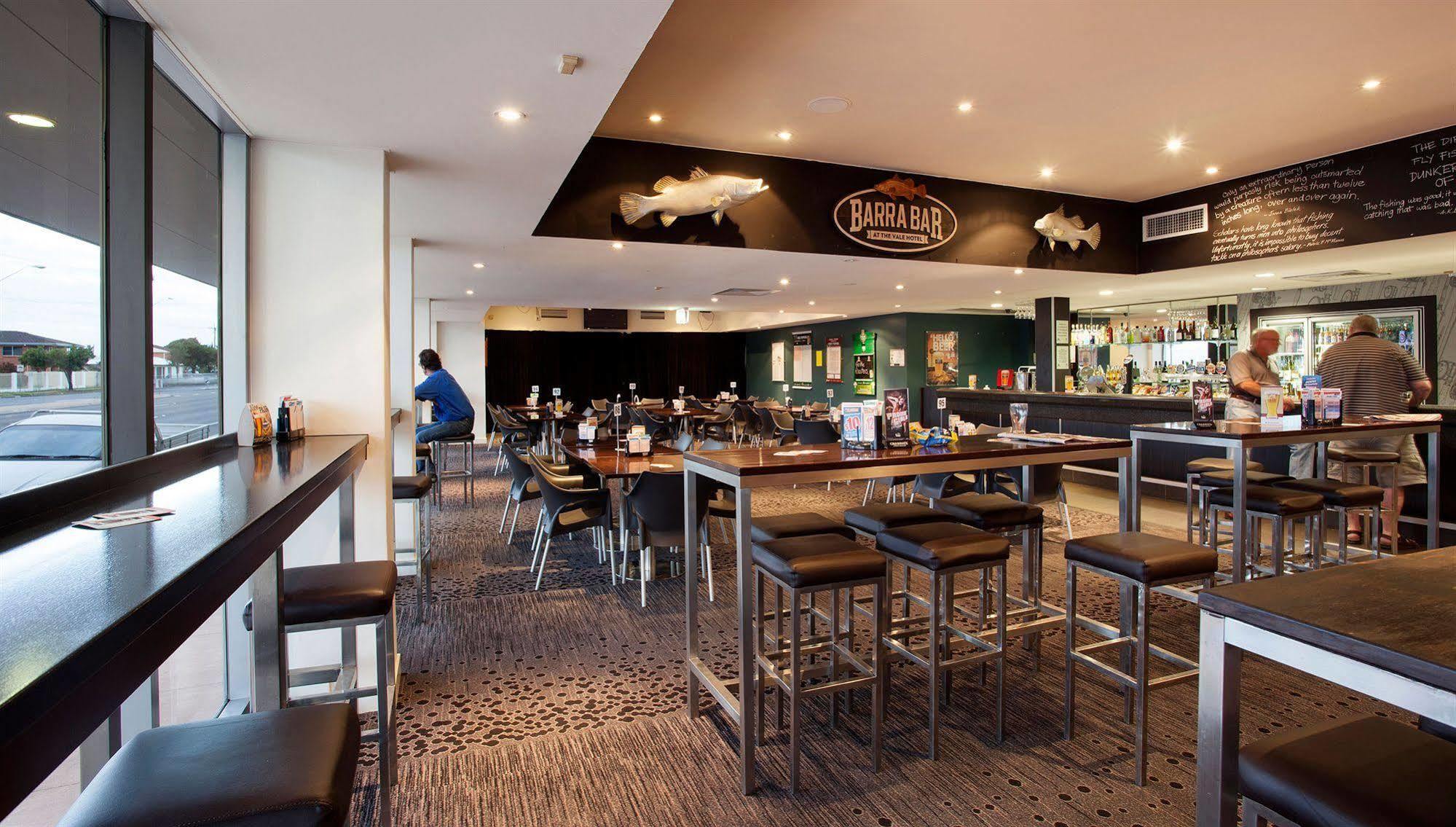 Vale Hotel Townsville Buitenkant foto