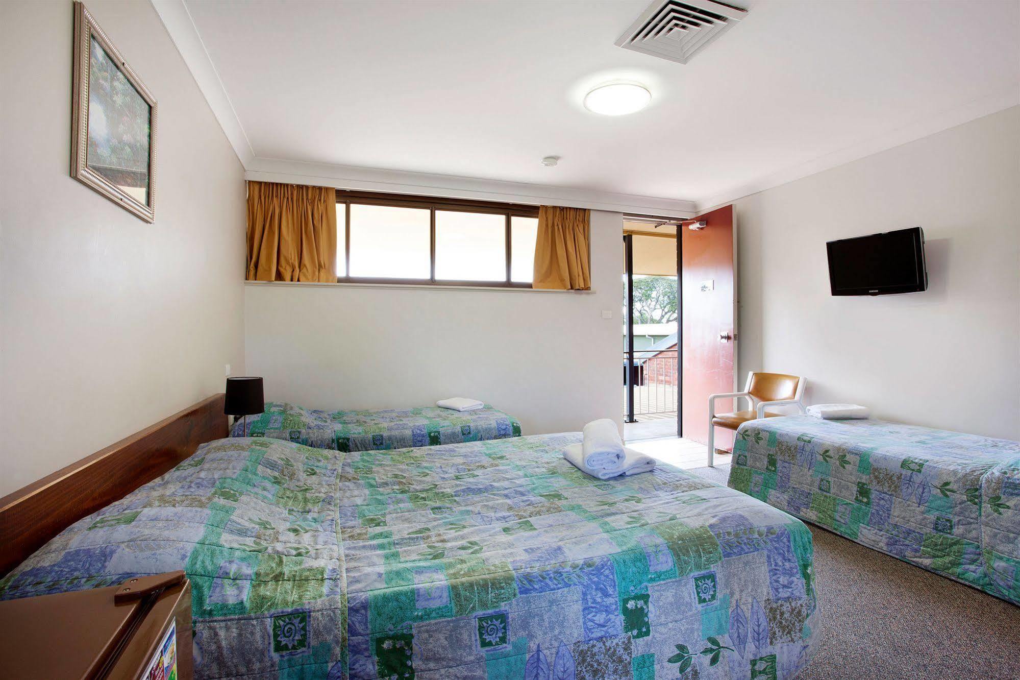 Vale Hotel Townsville Buitenkant foto
