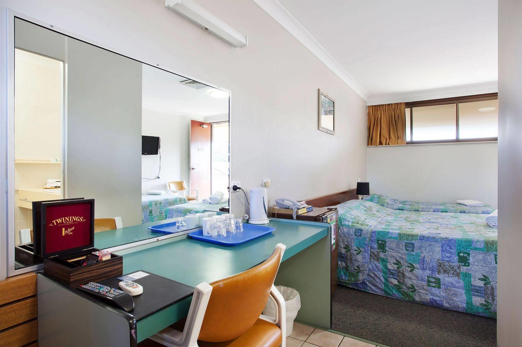 Vale Hotel Townsville Buitenkant foto