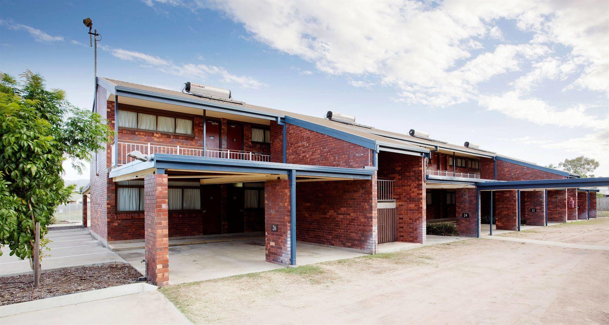 Vale Hotel Townsville Buitenkant foto